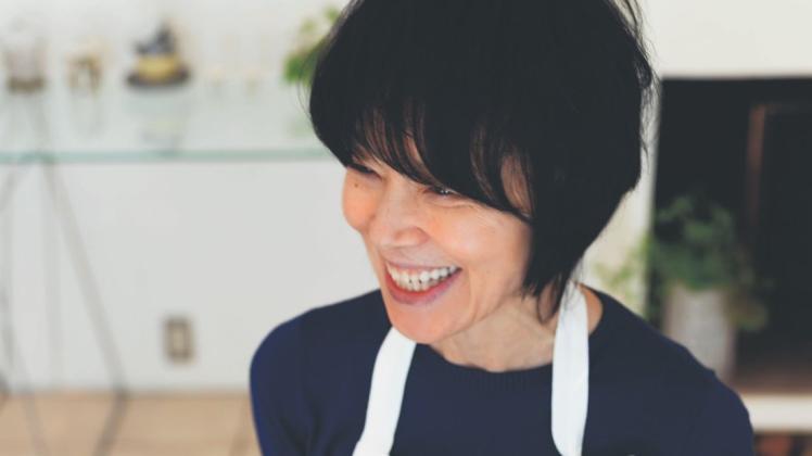 Harumi Kurihara ist seit über 30 Jahren in Japan für ihre Kochkunst bekannt. Ihre deutschen Lieblingsgerichte sind Kartoffelgratin und Würstchen.