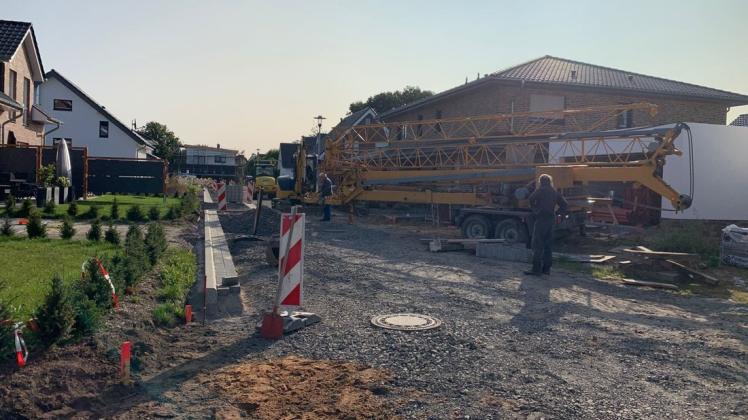 Der Endausbau der Straßen im Baugebiet "Am Tiergarten" in Westerhausen hat begonnen.