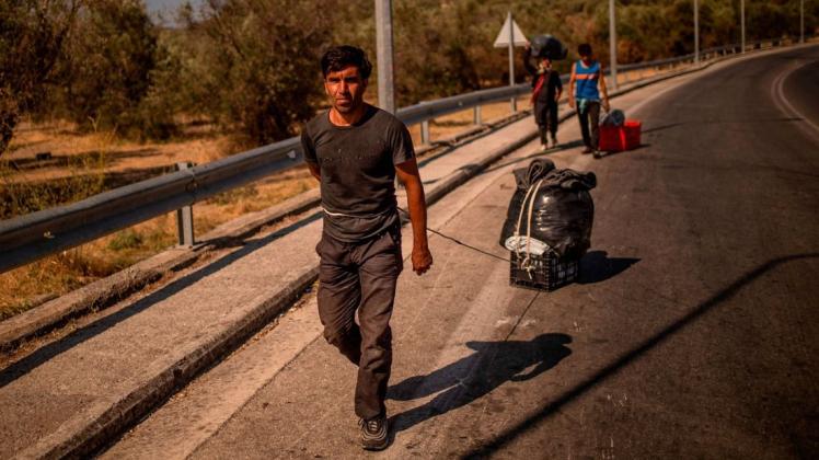 Wohin mit ihnen? Auch nach dem Brand im Moria-Camp auf Lesbos können sich die EU-Staaten nicht auf eine Verteilung von Flüchtlingen einigen. Wohin mit ihnen? Auch nach dem Brand im Moria-Camp auf Lesbos können sich die EU-Staaten nicht auf eine Verteilung von Flüchtlingen einigen.