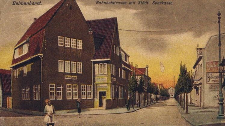 Bis 1928 beherbergte das Eckhaus Bahnhofstraße/Am Knick die Städtische Sparkasse.