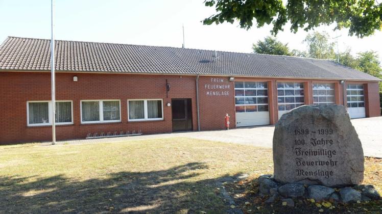 Das Feuerwehrhaus der Menslager Brandbekämpfer wurde vor einem halben Jahrhundert gebaut. Das Feuerwehrhaus der Menslager Brandbekämpfer wurde vor einem halben Jahrhundert gebaut.