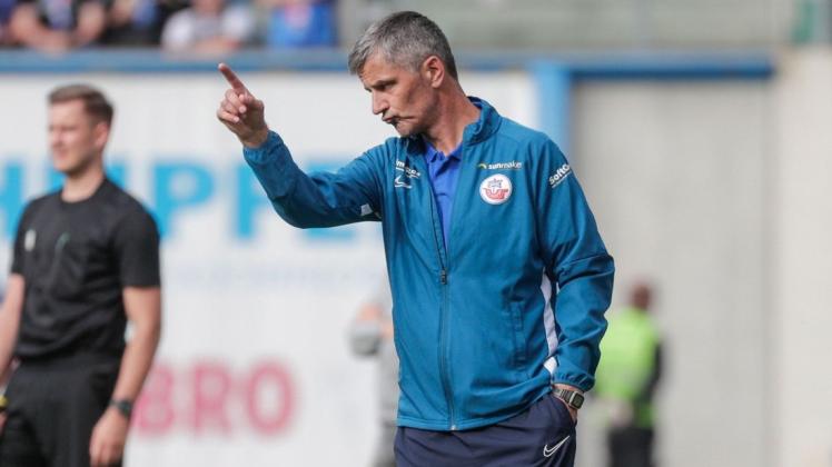 Hansa-Coach Jens Härtel konnte einige Dinge auf seiner Checklist nach dem ersten Spiel gegen den MSV Duisburg bereits abhaken.