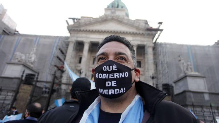 Politisch angespannt: In Argentinien gab es kürzlich große Proteste gegen eine Justizreform (Foto). Nun blamiert sich ein Abgeordneter mit einer Sexpanne.