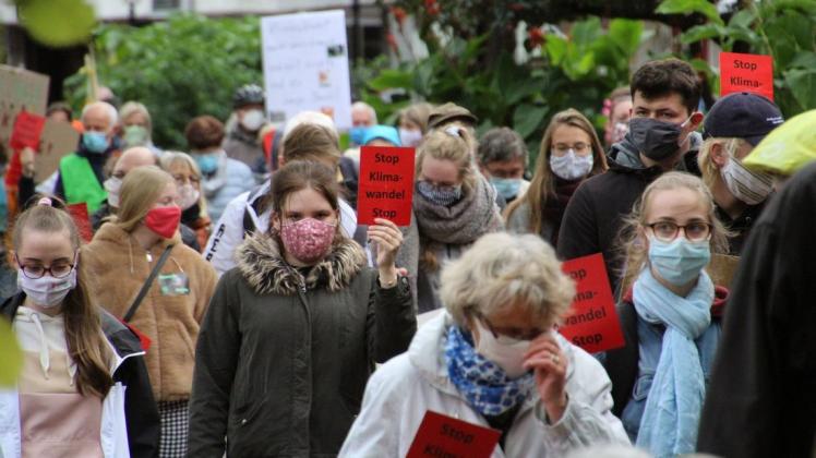 In Papenburg haben am 25. September etwa 100 Menschen für mehr Klimaschutz demonstriert.