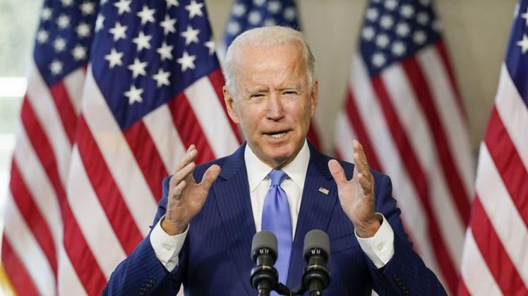 Joe Biden, demokratischer Präsidentschaftskandidat und ehemaliger US-Vizepräsident, hat Amtsinhaber Donald Trump vorgeworfen, wie Nazi-Propagandaminister Joseph Goebbels zu lügen. Joe Biden, demokratischer Präsidentschaftskandidat und ehemaliger US-Vizepräsident, hat Amtsinhaber Donald Trump vorgeworfen, wie Nazi-Propagandaminister Joseph Goebbels zu lügen.