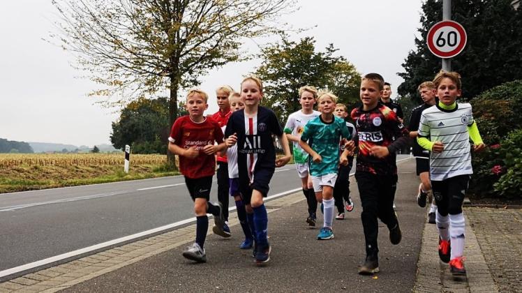 Gutes Training: Die E-Jugend-Fußballer der Viktoria haben gemeinsam die Fünf-Kilometer-Strecke des Gesmolder Kirmeslaufs bewältigt.