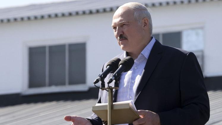 Alexander Lukaschenko dementiert die Stationierung von russischen Soldaten.