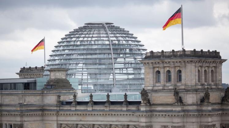 Wer soll ab Herbst 2021 Rostock im Deutschen Bundestag vertreten? Noch bevor die Wähler gefragt sind, wollen die Parteien ihre Kandidaten in den nächsten Monaten aufstellen. Wer soll ab Herbst 2021 Rostock im Deutschen Bundestag vertreten? Noch bevor die Wähler gefragt sind, wollen die Parteien ihre Kandidaten in den nächsten Monaten aufstellen.