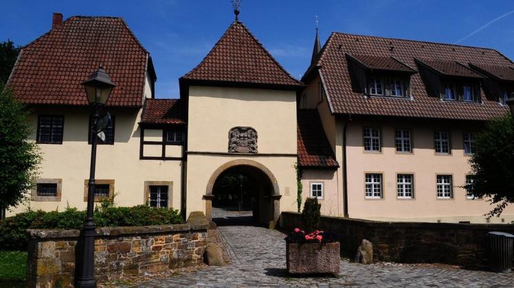 Die Bersenbrücker Klosterpforte ging wegen der Bedeutung des Klosters für die Stadtgeschichte in die Wappen von Stadt, Samtgemeinde und Kreis Bersenbrück ein. Die Stadtgeschichte hat aber auch vor der Klostergründung Spannendes zu bieten.