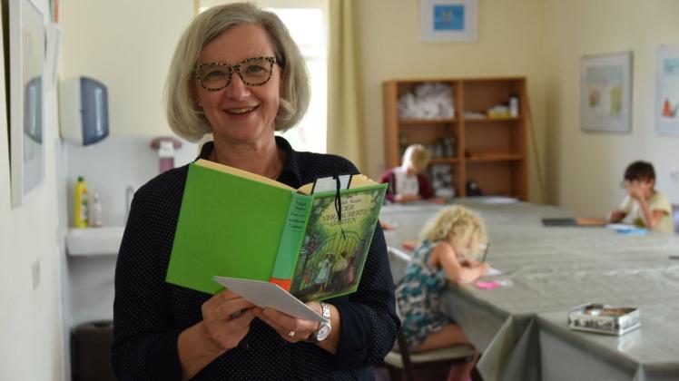 Kinder gestalten „verzauberte Gärten“ in DKO