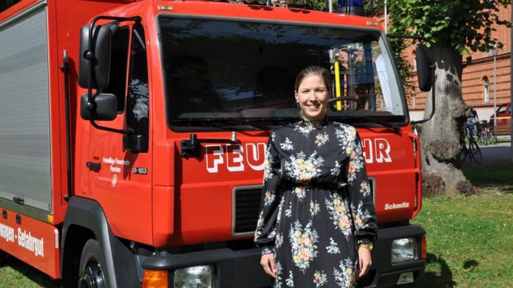 An ihr kommt keiner von der Feuerwehr in Ludwigslust-Parchim  vorbei: Fachdienstleiterin Jessica Markmann.