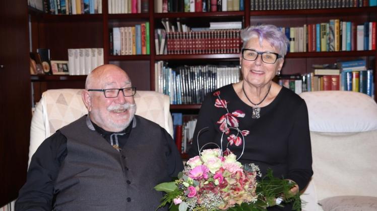 An ihre Hochzeit vor 60 Jahren erinnern sich Ruth und Wolfgang Lenz noch sehr genau. Das diamantene Fest soll nun nach der Coronakrise stattfinden.