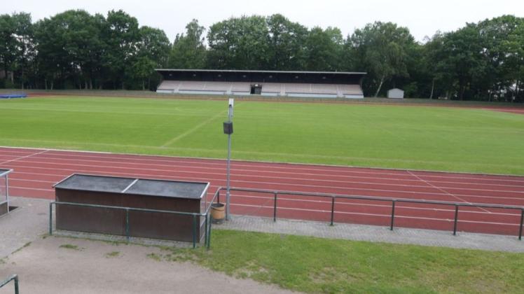Das Stadion an der Düsternortstraße in Delmenhorst genügt nicht den Mindestanforderungen für die Fußball-Regionalliga.
