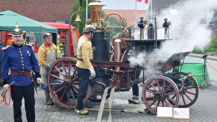 Prachtstück des Feuerwehrmuseums Salzbergen ist die historische Dampfspritze.