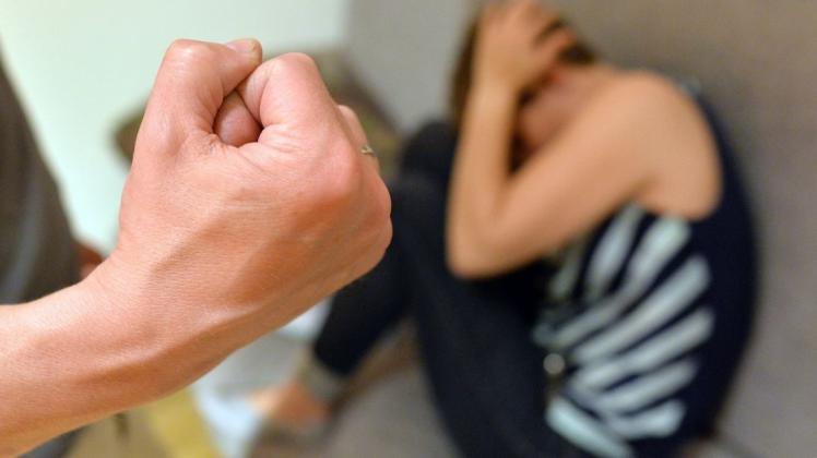 Geschlossene Schulen, Kitas im Notbetrieb: In der Corona-Pandemie stehen viele Familien unter Anspannung.