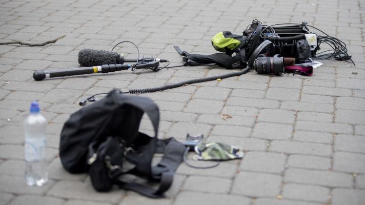 Laut des TV-Senders ZDF wurde erneut an Kamerateam angegriffen.