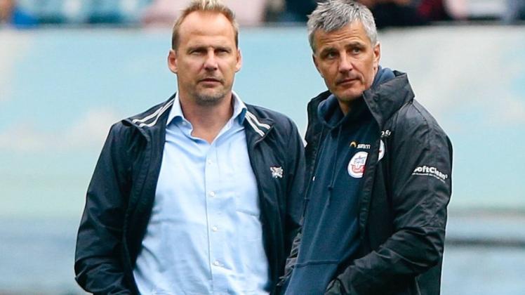 Hansa Rostocks Sportvorstand Martin Pieckenhagen (links) und FCH-Trainer Jens Härtel.