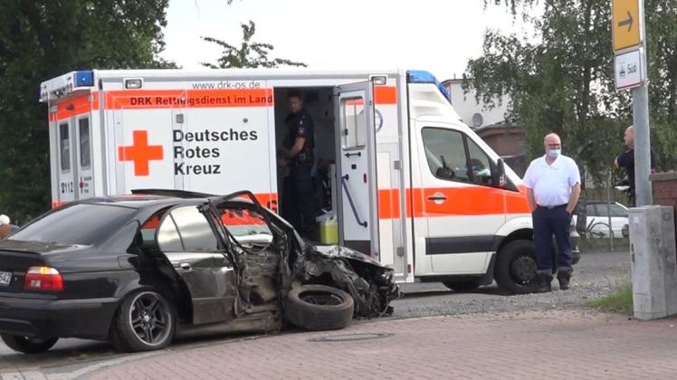 Ein unter Alkoholeinfluss stehender 29-Jähriger hat am Samstagmorgen einen schweren Verkehrsunfall in Quakenbrück verursacht.