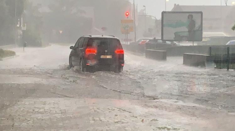 Unwetter in Ganderkesee: Starkregen setzt den Ortskern im August 2019 unter Wasser.