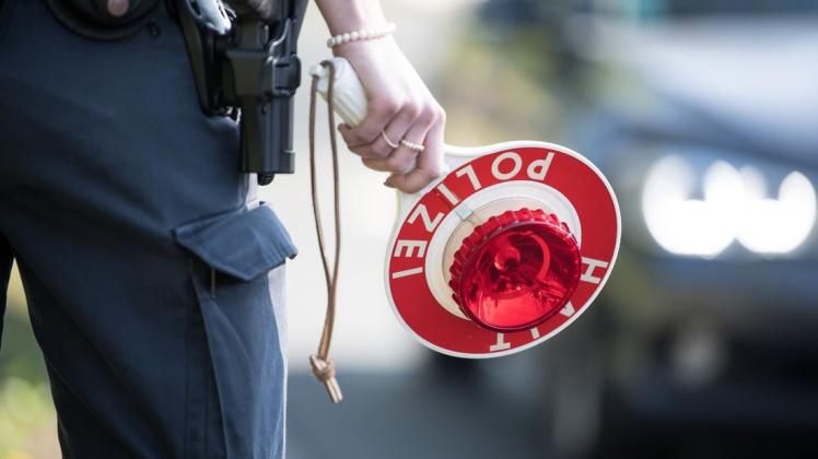 Die Polizei hat am frühen Dienstagmorgen Temposünder an der Grundschule Heide gestoppt. Die Polizei hat am frühen Dienstagmorgen Temposünder an der Grundschule Heide gestoppt.