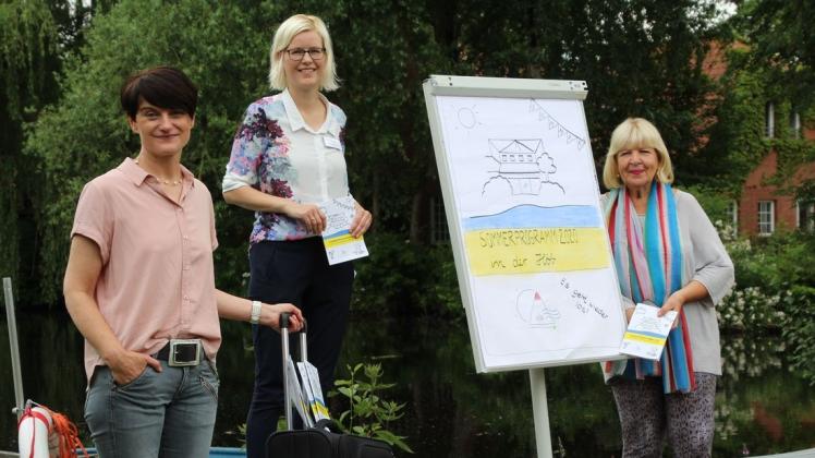 Mit einem eigenen Sommerprogramm wollen (von links) Mechtild Möller, Andrea Helmer und Ursula Mersmann die HÖB durchs Corona-Jahr bringen.