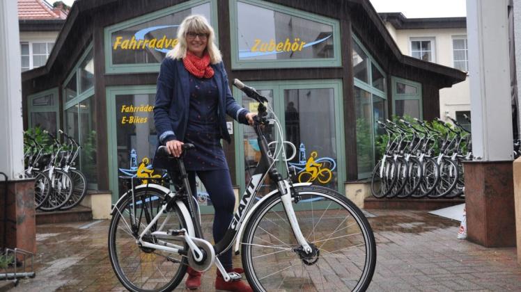 Schweren Herzens macht Janett Pust vom Fahrradverleih Warnemünde einen Schlussstrich hinter das Geschäftskapitel und übergibt ihren Laden zum 1. Juli.