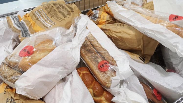 In diesem Schweizer Supermarkt wird Brot vom Vortag zum halben Preis verscherbelt.