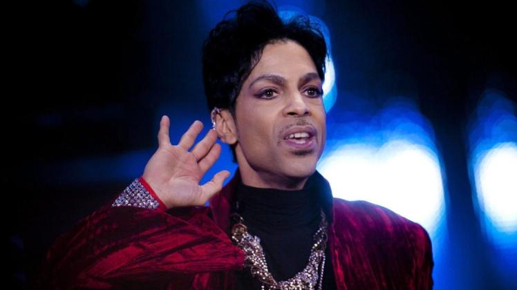 Der Sänger Prince verstarb im Jahr 2016 an einer Überdosis Schmerzmittel.