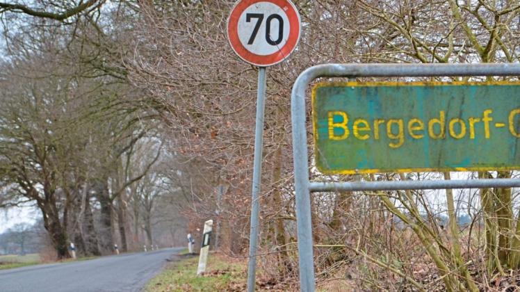 Entlang der Straße Ohe soll ein Radweg nach Bergedorf angelegt werden. Nach aktueller Kostenschätzung wird er allerdings deutlich teurer als bisher angenommen. (Archivfoto)