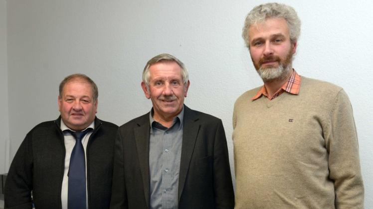 Seit November 2016 ein Team: Menslages Bürgermeister Jürgen Kruse (SPD, Mitte) und seine Stellvertreter Johannes Heile (CDU, links) und Stefan Oing (FDP).