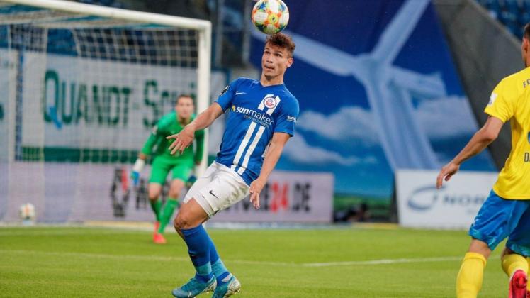 Für die Schlussphase gegen Duisburg eingewechselt, sorgte Lukas Scherff auf der linken Seite für frischen Wind. Weil Nico Neidhart gesperrt fehlt, dürfte er in die Startelf rutschen. Für die Schlussphase gegen Duisburg eingewechselt, sorgte Lukas Scherff auf der linken Seite für frischen Wind. Weil Nico Neidhart gesperrt fehlt, dürfte er in die Startelf rutschen.