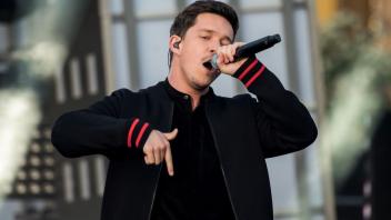 Vor einem Jahr sang Nico Santos beim Eurovision Song Contest 2019-Public Viewing in Hamburg. Ein Jahr später gewinnt er den von Stefan Raab initiierten Free European Song Contest.