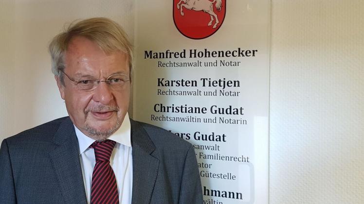 Das gelingt nicht vielen Notaren: Ende Juni ist Manfred Hohenecker 40 Jahre in dem Amt tätig.