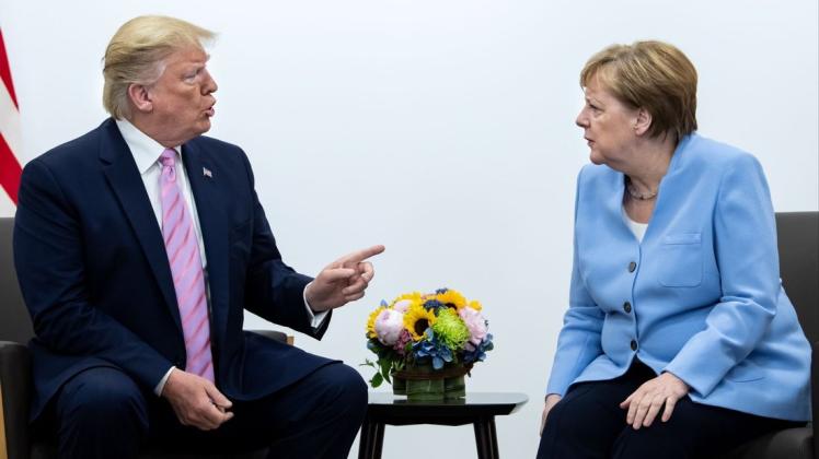 Selten einer Meinung: Bundeskanzlerin Angela Merkel (r, CDU) und Donald Trump, Präsident der Vereinigten Staaten von Amerika (USA).