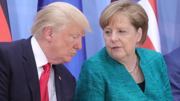 US-Präsident Donald Trump soll sich gegenüber Bundeskanzlerin Angela Merkel (CDU) beleidigend geäußert haben.