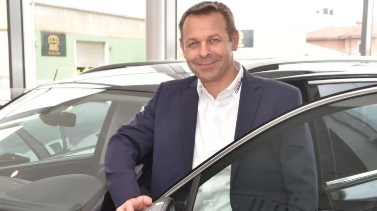 Will der mangelnden Kauflust "tolle Angebote" entgegensetzen: Michael Baum, Geschäftsführer des Ganderkeseer Autohauses Hoppe.
