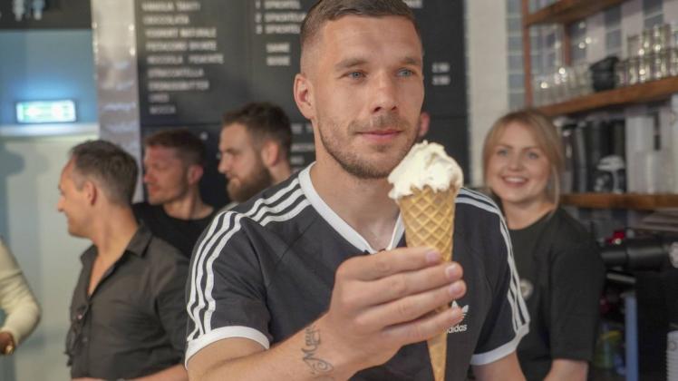 Lukas Podolski ist seit 2018 Inhaber einer Eisdiele in Köln.