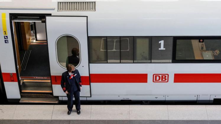 Auf der Bahnstrecke zwischen Berlin und Hamburg musste ein ICE evakuiert werden. (Symbolbild)
