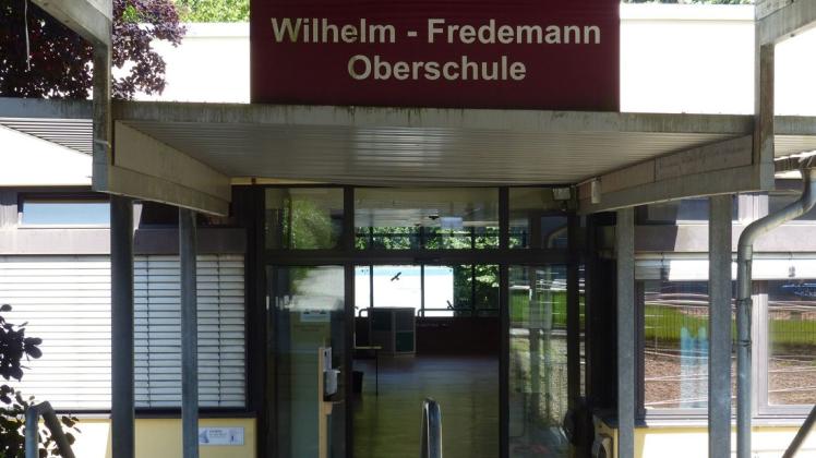 Der Eingang der Wllhelm-Fredemann-Oberschule in Melle-Neuenkirchen.