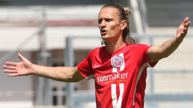 Mit einer 2:4-Niederlage in Chemnitz ging die Karriere von Kai Bülow zu Ende. "Ich hatte als Profi 15 Jahre, die ich sehr genossen habe. Jetzt freue ich mich auf mein zweites Berufsleben und die Zeit nach dem Fußball", sagte der 34-jährige gebürtige Rostocker.