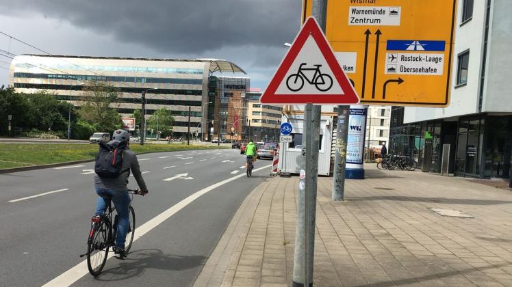 Immer wieder würden in Rostock – wie hier Am Vögenteich – Baustellen so geplant, dass zwar an Umleitungen für Autofahrer, nicht aber an Fußgänger und Radfahrer gedacht würde, moniert Florian Becker.