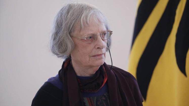 Elke Erb erhält den renommierten Literaturpreis der Deutschen Akademie für Sprache und Dichtung.