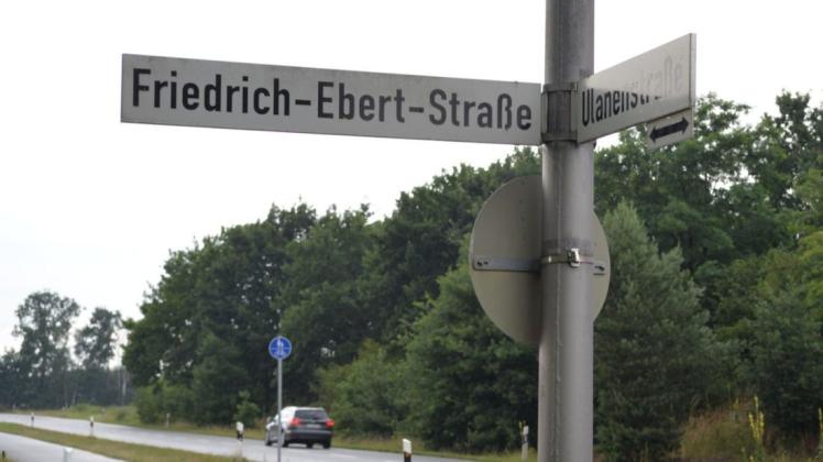 Nicht nur in der Sache gibt es Streit wegen der Ulanenstraße. Auch die Absetzung der geplanten Verkehrsausschusssitzung durch Oberbürgermeister Dieter Krone wird von FDP, SPD und Bürgernahen kritisiert.