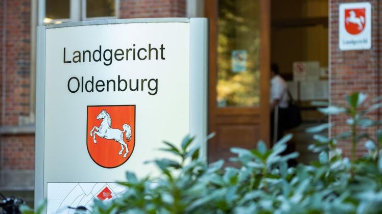 Ein 45 Jahre alter Delmenhorster muss sich derzeit vor dem Landgericht Oldenburg wegen Drogenhandels verantworten. (Symbolfoto) Ein 45 Jahre alter Delmenhorster muss sich derzeit vor dem Landgericht Oldenburg wegen Drogenhandels verantworten. (Symbolfoto)
