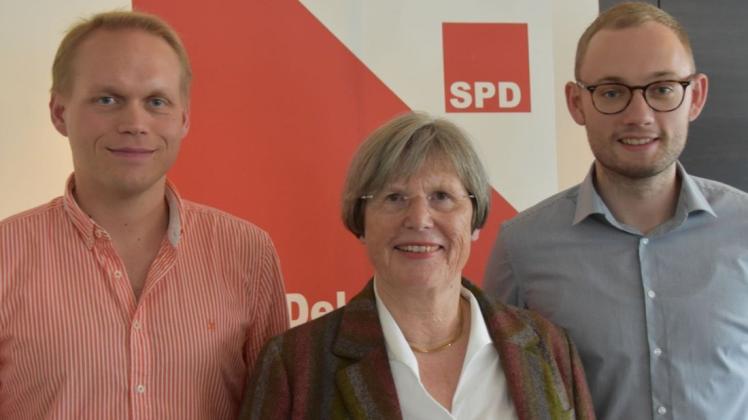 Sie wurden erst im September 2019 an die Spitze des SPD-Unterbezirks Delmenhorst gewählt: Vorsitzende Mechthild Harders-Opolka und ihre Stellvertreter Lars Konukiewitz (links) und Adrian Mende. Sie wurden erst im September 2019 an die Spitze des SPD-Unterbezirks Delmenhorst gewählt: Vorsitzende Mechthild Harders-Opolka und ihre Stellvertreter Lars Konukiewitz (links) und Adrian Mende.