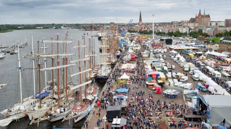 Einige Traditionssegler sollen trotz Absage der Hanse Sail 2020 den Weg an die Kaikanten der Hansestadt finden.