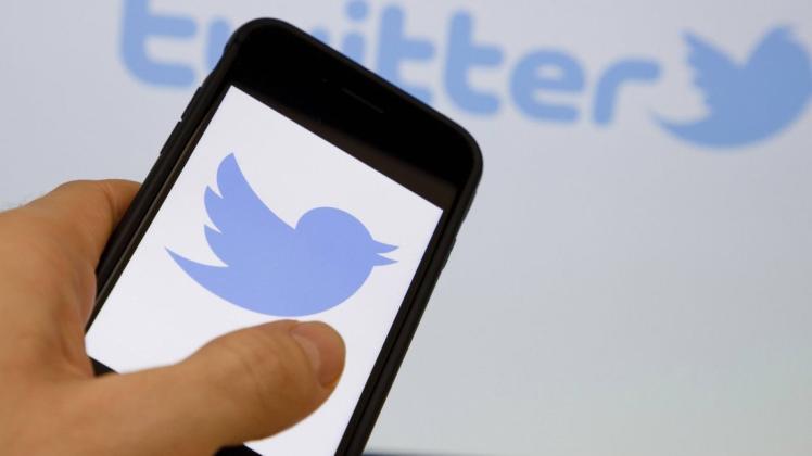 Der ARD bestätigte ein Twitter-Sprecher des Dienstes die Sperrung. Begründet wurde der Schritt damit, dass die betreffenden Accounts Terrorismus und Gewalt verherrlichten.
