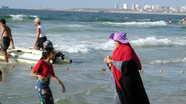 Das Meer im ägyptischen Alexandria gilt als gefährlich, immer wieder ertrinken Menschen dort. (Archivfoto)
