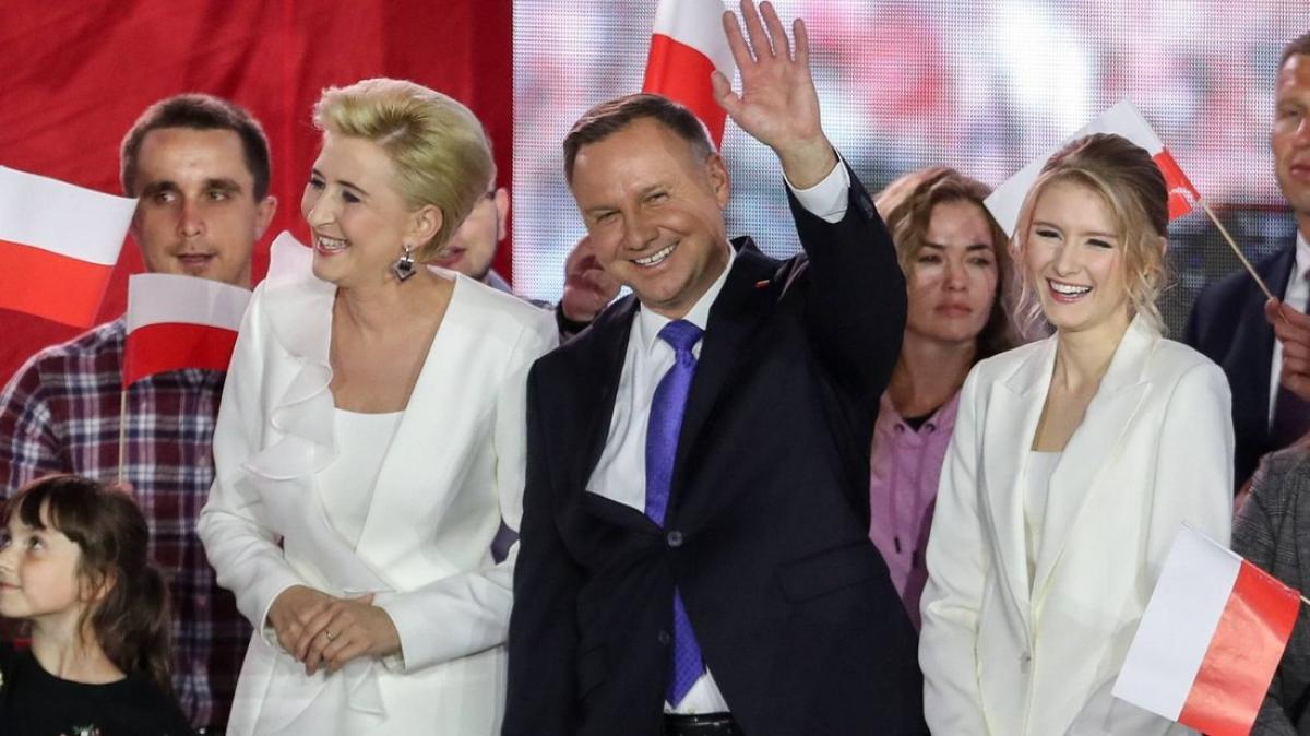 (Plus) Andrzej Duda Gewinnt Präsidentschaftswahl In Polen | NOZ