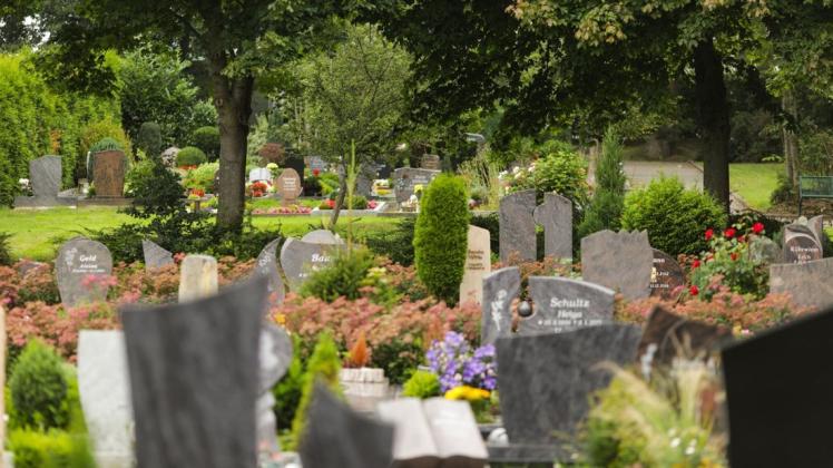 Friedhof der Gemeinde Hasbergen am Kirchberg. Der Gemeinderat will ein modernes Gesamtkonzept für die Friedhöfe in Hasbergen erarbeiten.